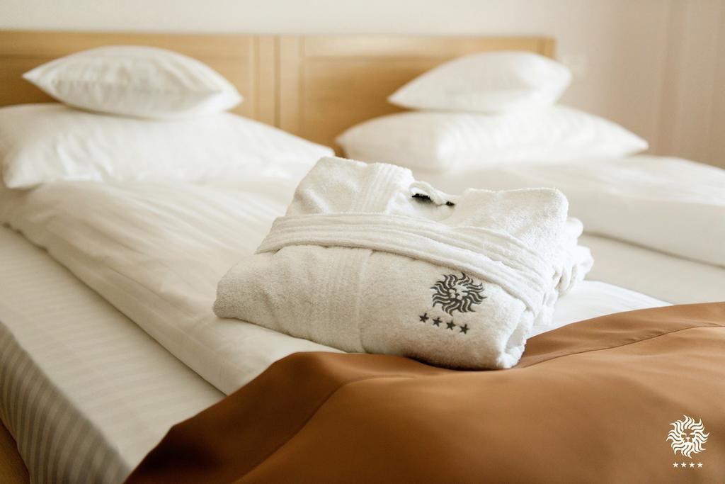 Hotel Leon & Spa Arad Cameră foto