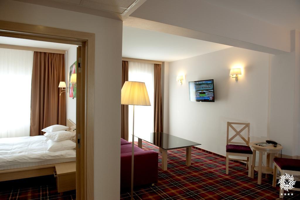 Hotel Leon & Spa Arad Cameră foto